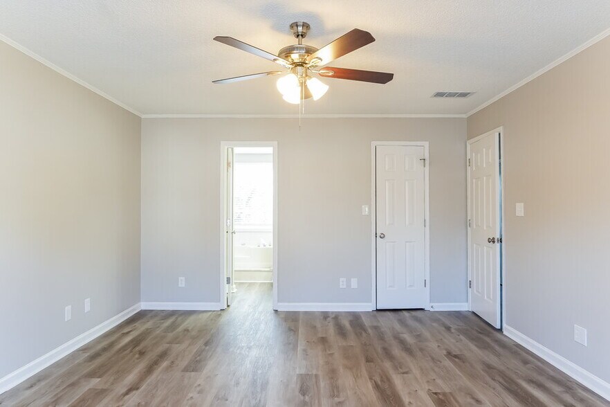 Building Photo - 2981 Sutton Dr SW