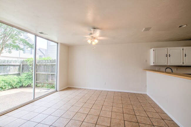 Building Photo - 1560 Wynd Crest Way