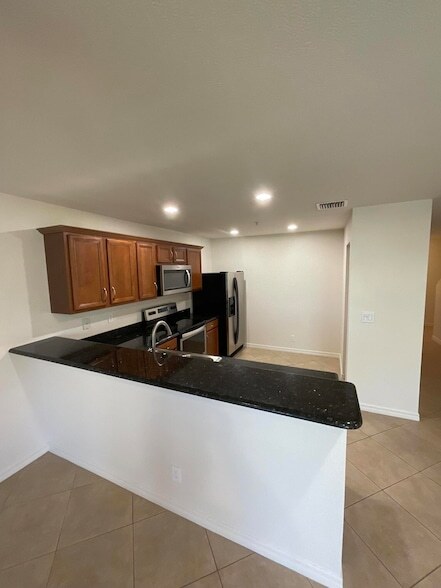 Building Photo - 5269 SE Jennings Ln