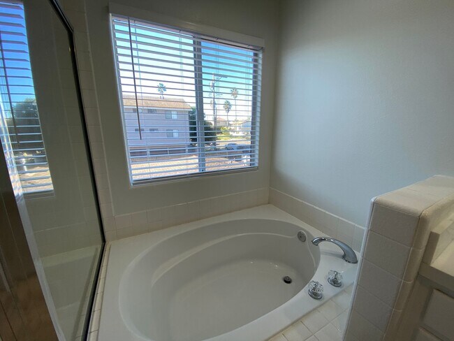 Building Photo - Beautiful Remodeled Home in Carlsbad Village!