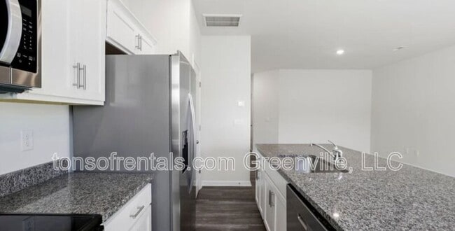Building Photo - 767 Embark Cir
