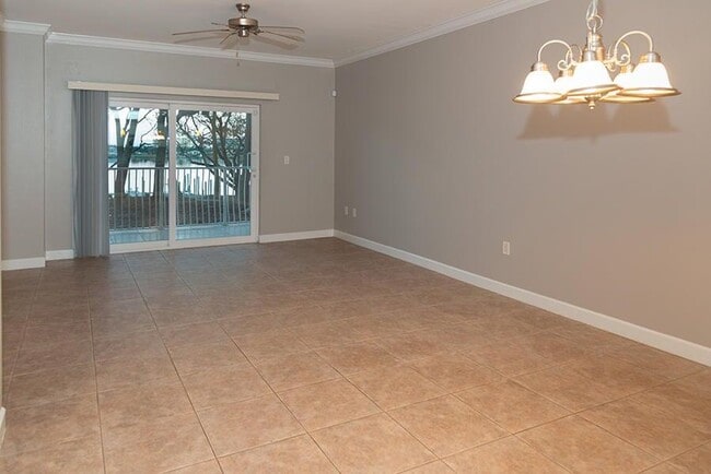 Building Photo - 113 Brooks St SE