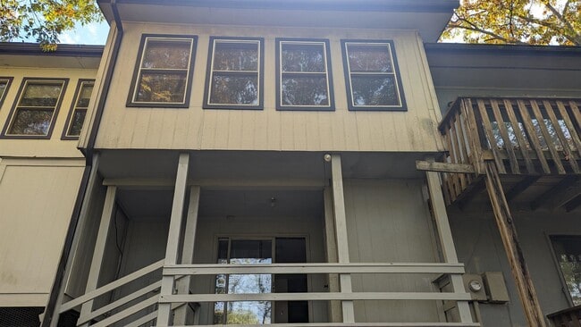 Building Photo - 16 Akokisa Dr