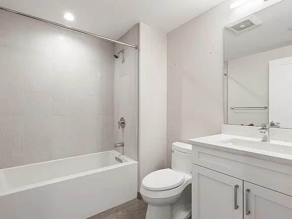 Building Photo - 7 Beech St