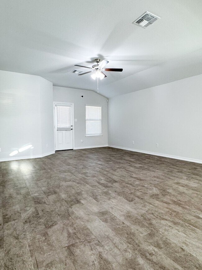 Building Photo - 6233 Lavaca Dr