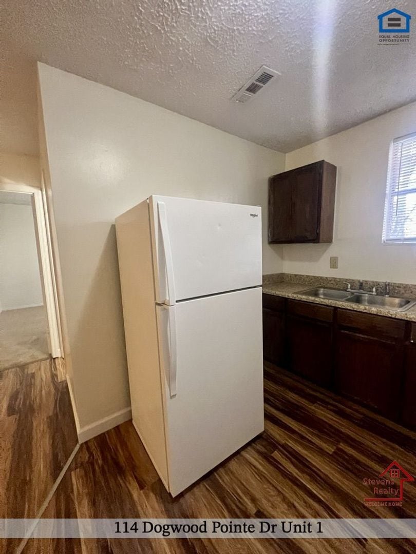 Building Photo - 114 Dogwood Pointe Dr