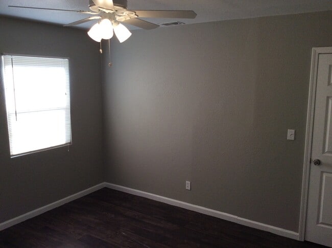 Building Photo - GREAT COLLEGE PROPERTY--PRE-LEASING FOR AUGUST! Completely Updated! 3 bedroom/2 bath Close to TTU...