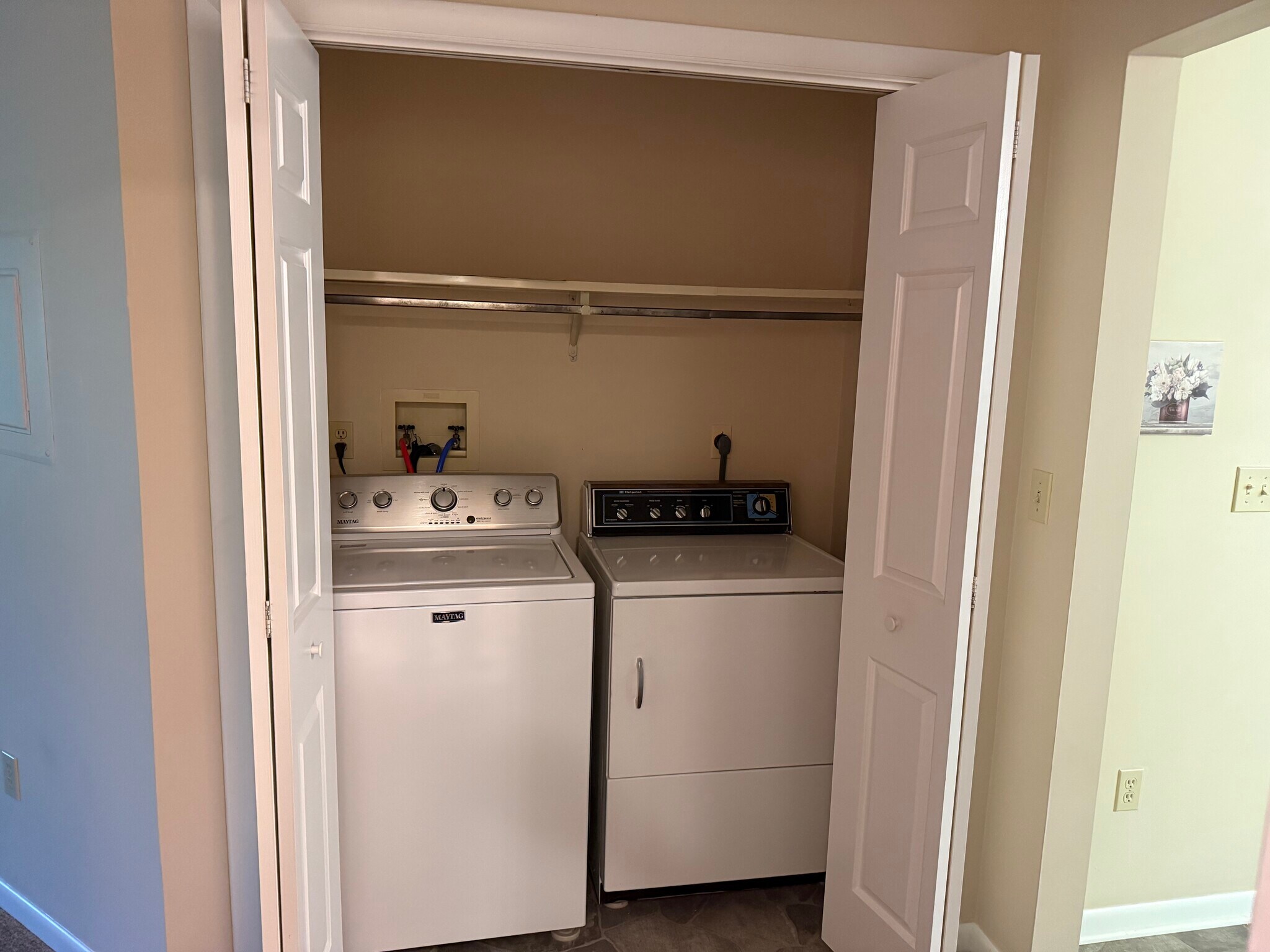 Laundry - 23 Ontario St