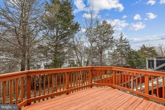 Building Photo - 5503 Sacramento Mews Pl