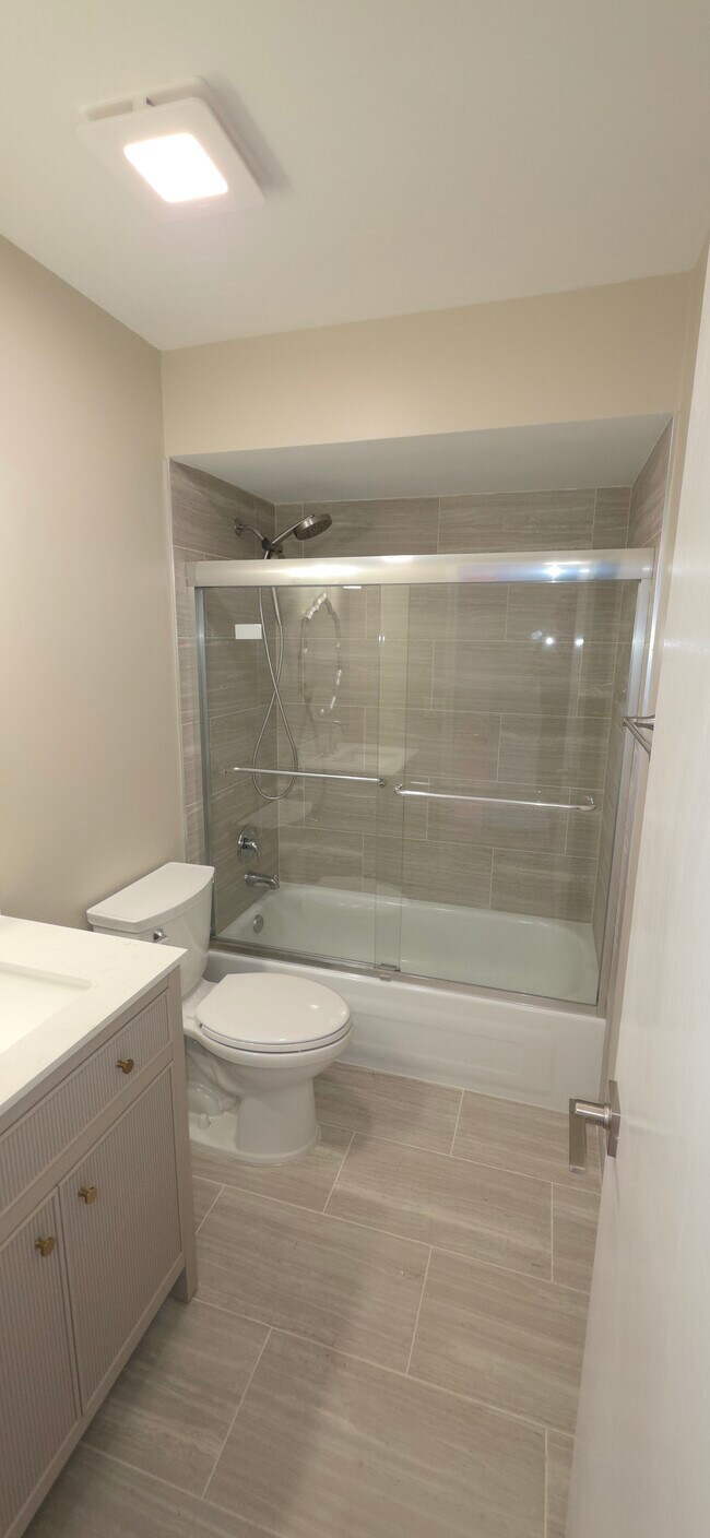Building Photo - 4130 Cove Ln