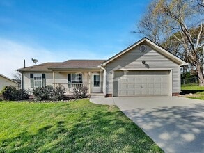 Building Photo - 5721 Jamaica Ln