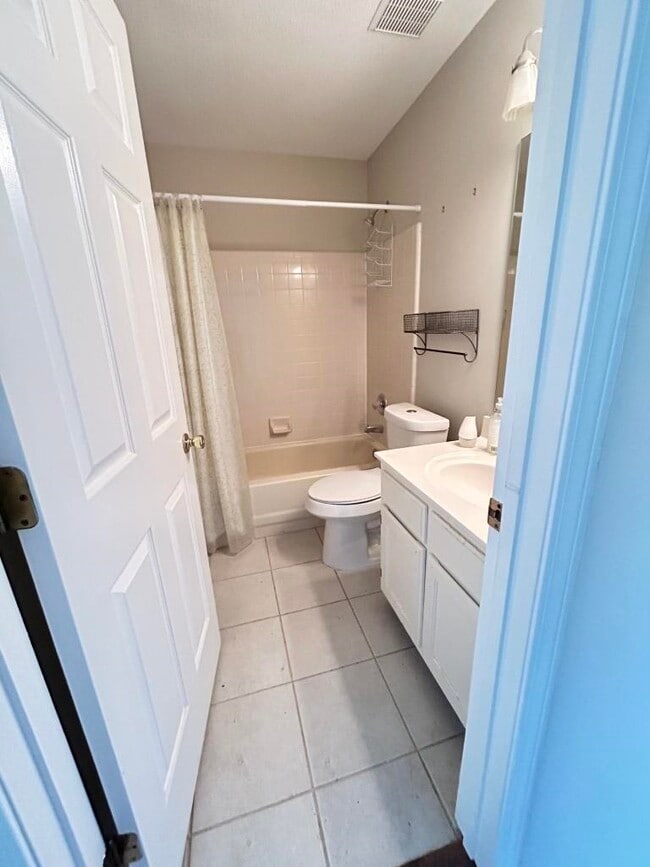 Building Photo - 6688 Laurel Valley Dr
