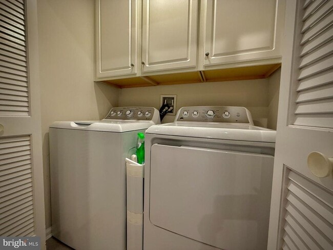 Building Photo - 152 Meridian Ln