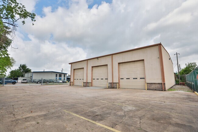 Building Photo - 7302 Domino Ln