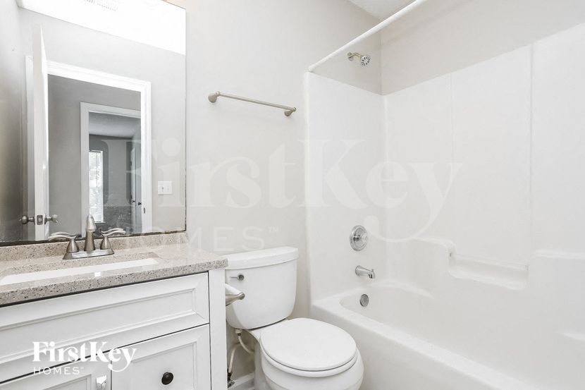 Building Photo - 5521 Scenic Brook Ln