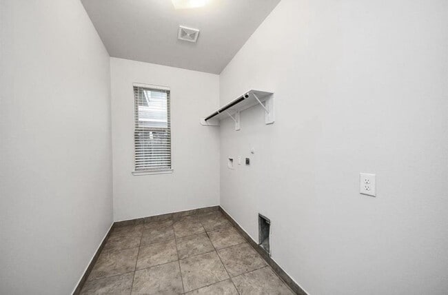 Building Photo - 17031 Iver Ironwood Trl