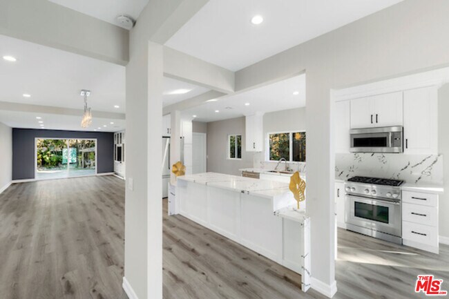 Building Photo - 164 N Willaman Dr