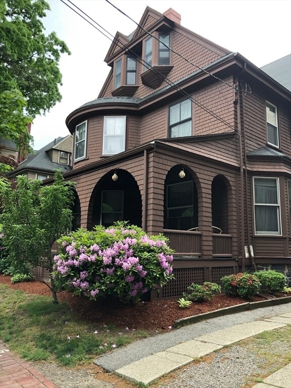 Building Photo - 61 Garfield St