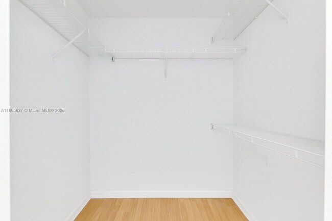 Building Photo - 5840 W Sample Rd