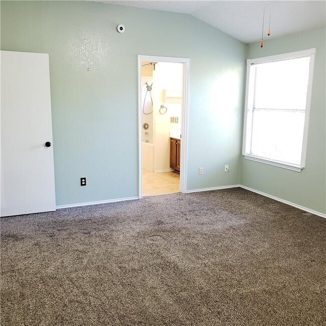 Building Photo - 8440 Fern Bluff Ave