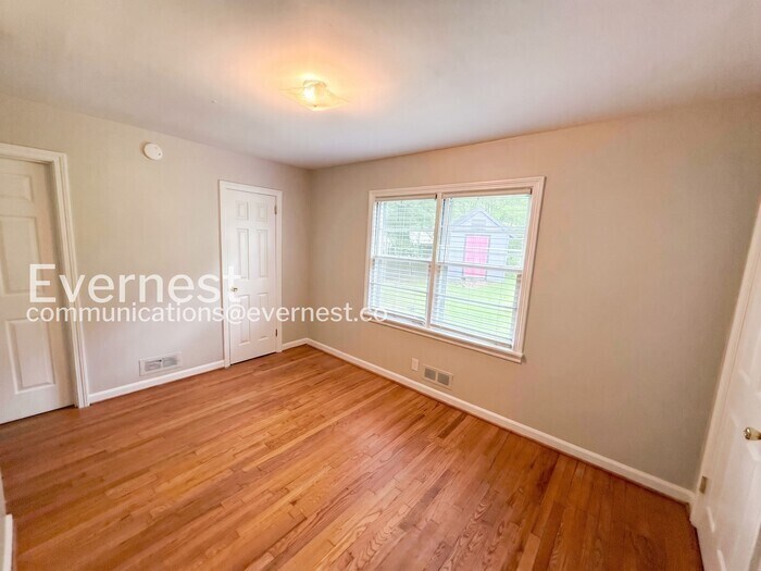 Building Photo - 106 Acton Ave
