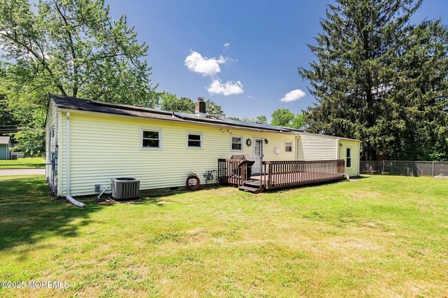 Building Photo - 6 Redwood Rd