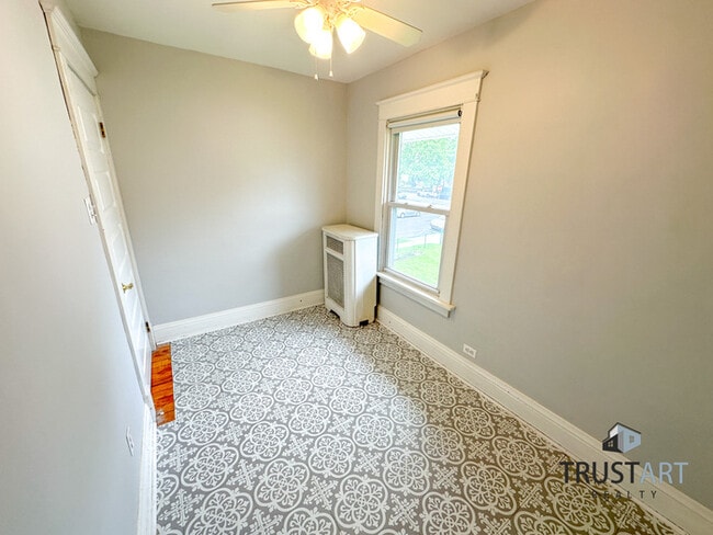 Building Photo - 4 Bedroom house in Foxchase area of North ...