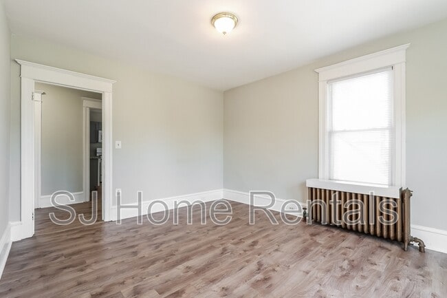 Building Photo - 745 Highland Ave