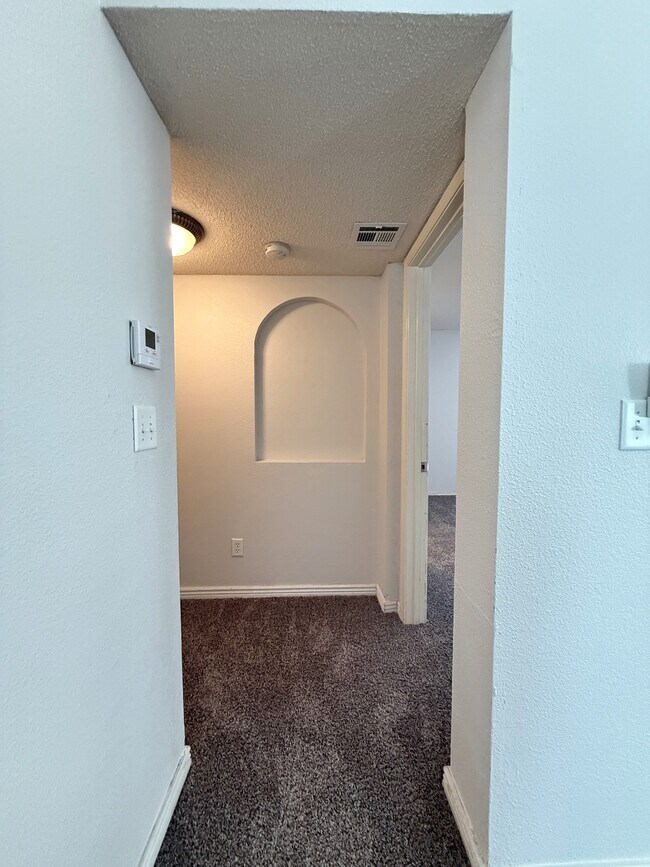 Building Photo - 14057 Tierra Delfin Dr