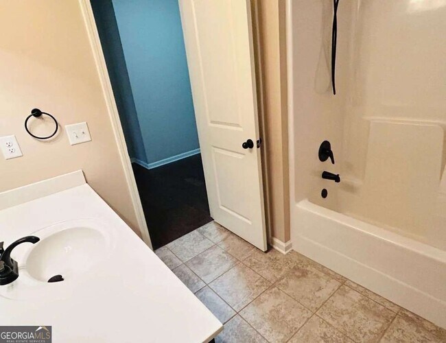 Building Photo - 4518 Hidden Creek Dr