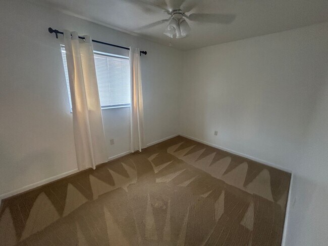 Building Photo - 1228 SE 24th Ave