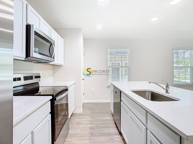 Building Photo - 3821 SW 43rd Ct