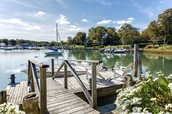 Building Photo - 8 Chequit Ave