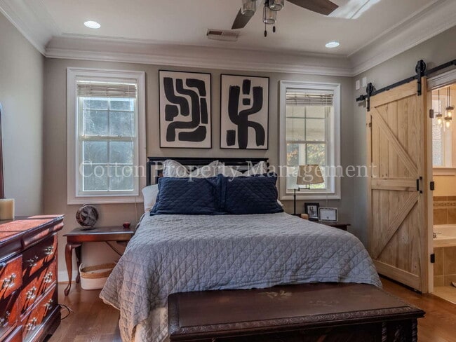 Building Photo - 102 Blossom Cir