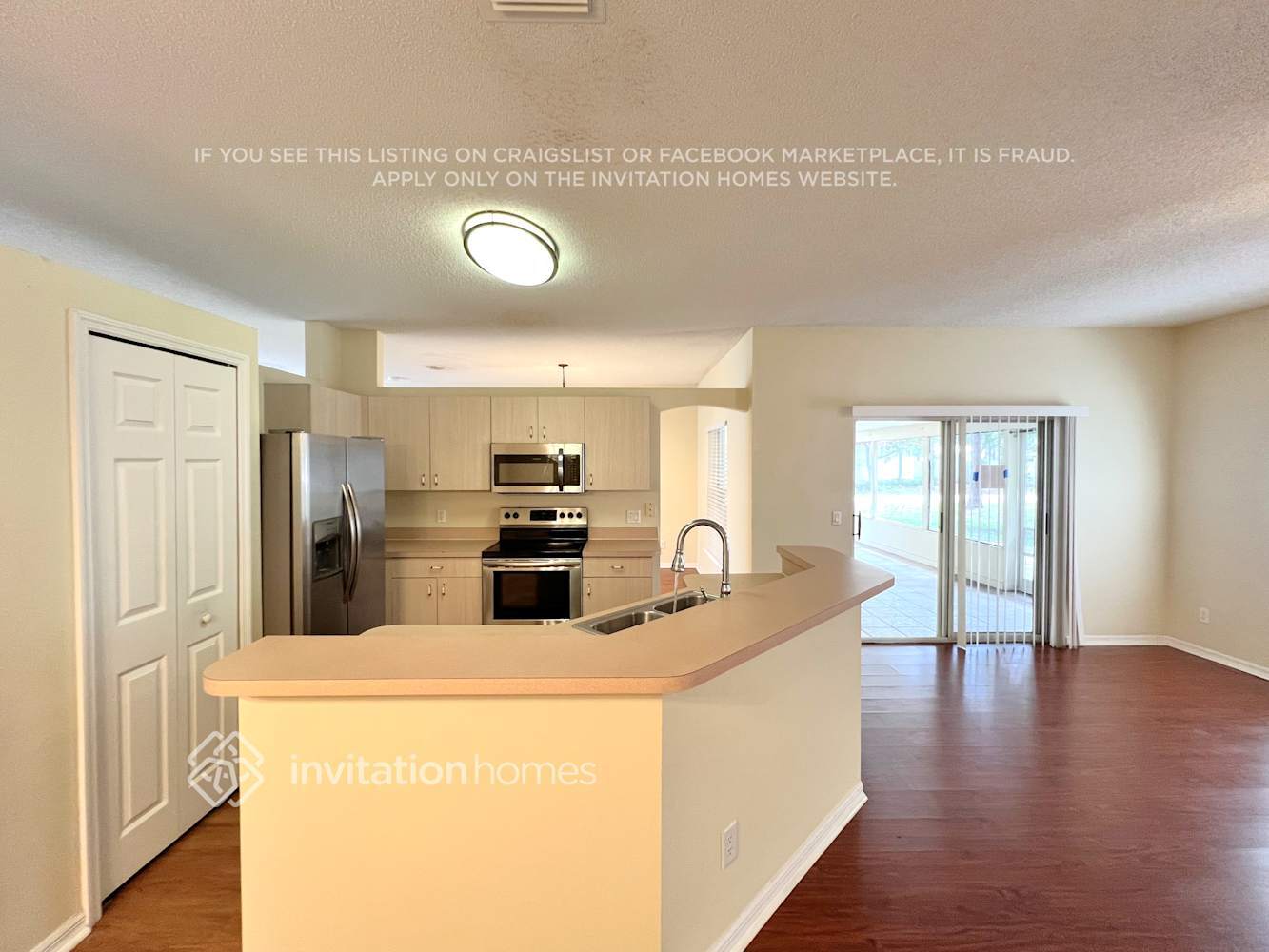 Building Photo - 102 NW Carmelite St