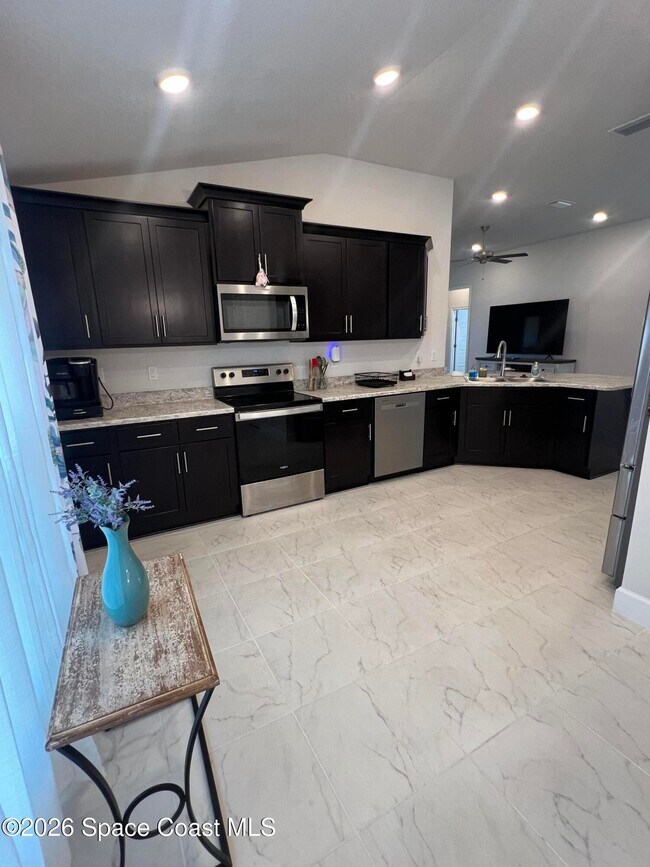 Building Photo - 1843 Middlebury Drive