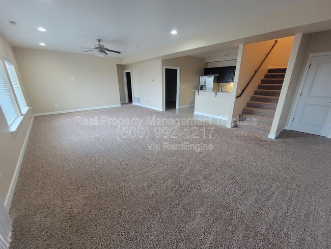 Building Photo - 2348 W 49th Ave