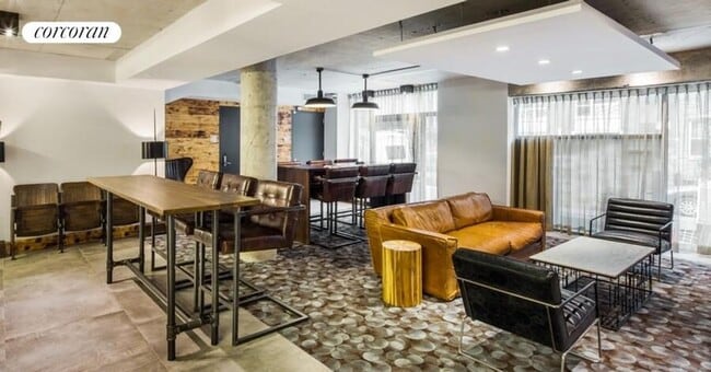 Building Photo - 247 N 7th St