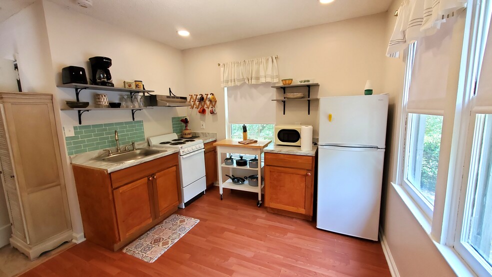 kitchen with a small table 2 chairs - 191 Thurston Dr NW