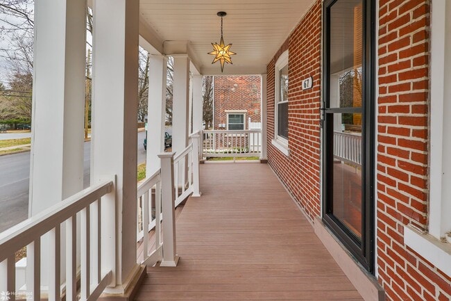 Building Photo - 67 W Laurel St