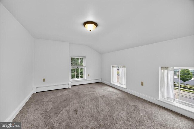 Building Photo - 397 W Ridge Pike