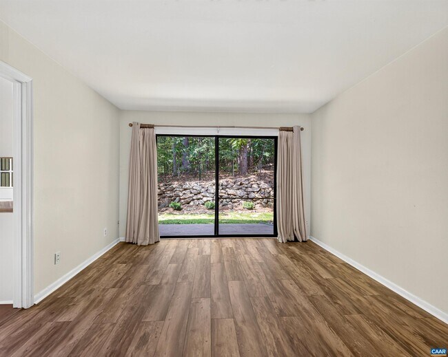 Building Photo - 225 Harvest Dr