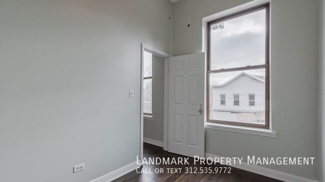 Building Photo - 1926 S Canalport-Unit 2F