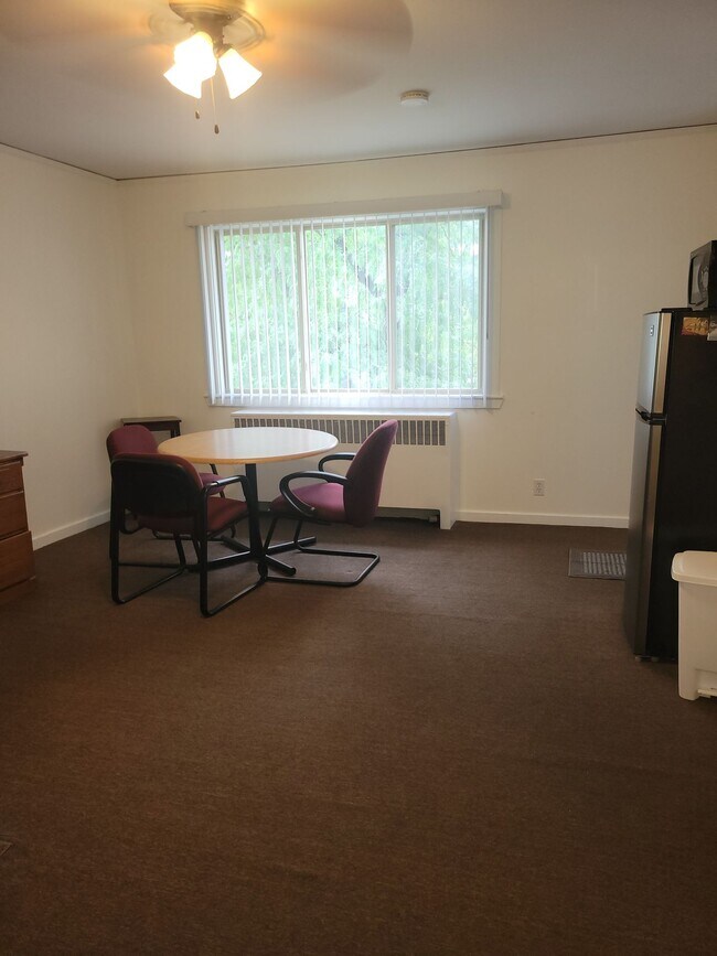 Building Photo - Affordable Studio Apartments in Los Alamos...
