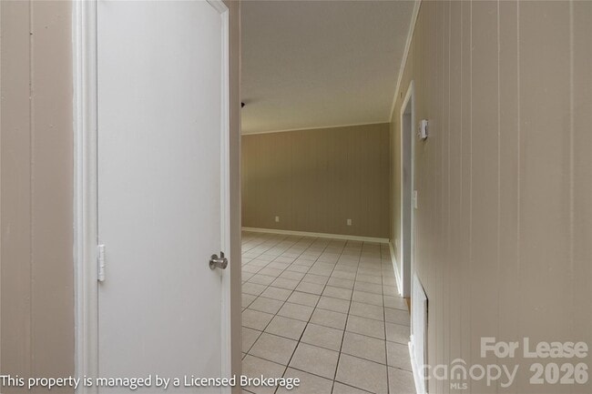 Building Photo - 145 Brentwood Dr
