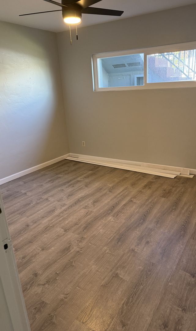 Building Photo - Cable