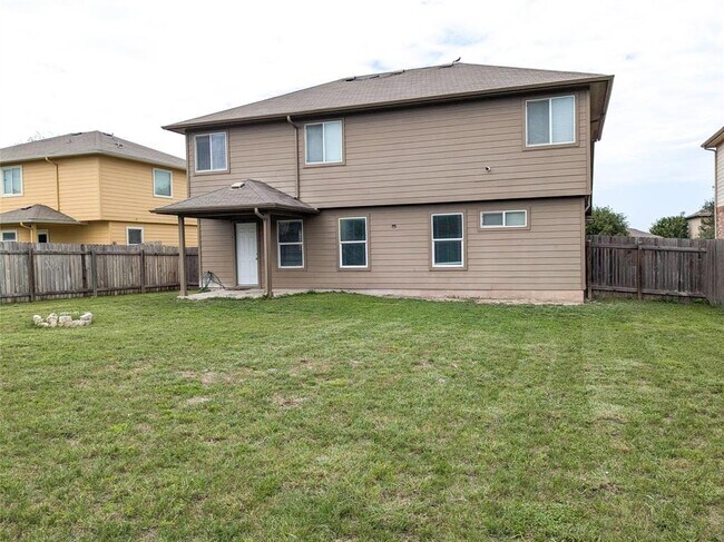 Building Photo - 108 Lavaca Loop