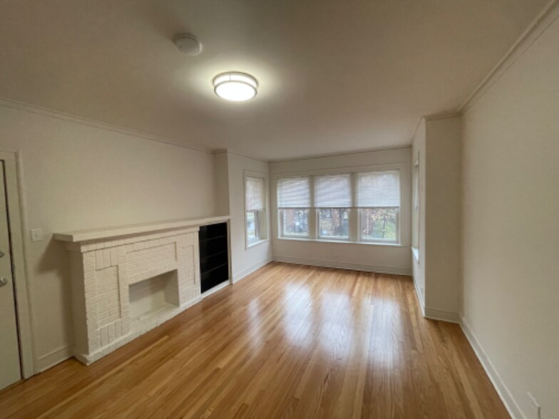 Building Photo - 7252 N Hamilton Ave