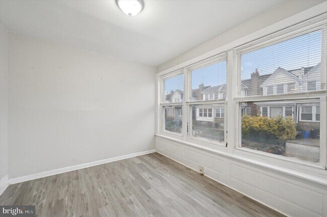 Primary Photo - 6619 Guyer Ave