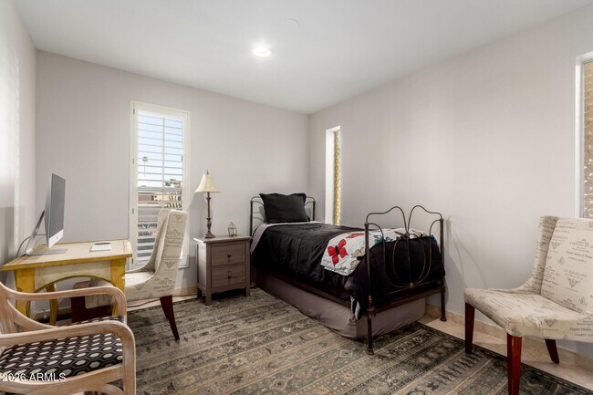 Building Photo - 7901 E Luke Ln